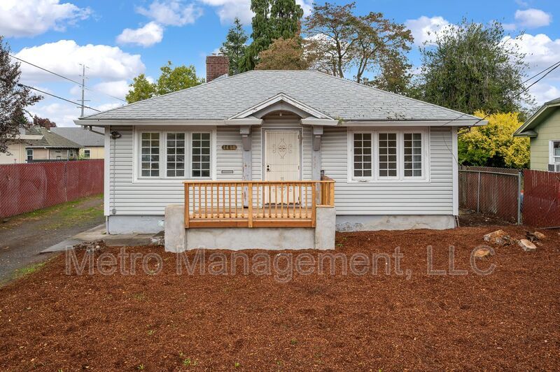 1415 N Rosa Parks Way in Portland, OR - Building Photo