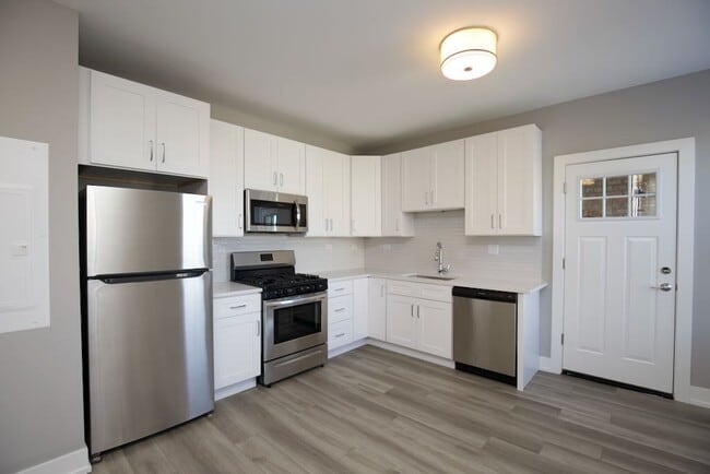 3942 N Janssen in Chicago, IL - Building Photo - Building Photo