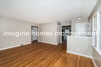 3052 Oregon Ave S in Minneapolis, MN - Building Photo - Building Photo