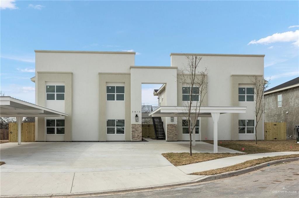 3813 N Mezcal Dr in Pharr, TX - Foto de edificio