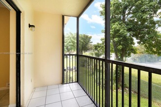 9044 NW 28th Dr in Coral Springs, FL - Building Photo - Building Photo