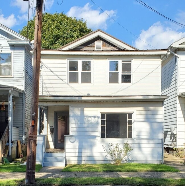 property at 225 Poplar St
