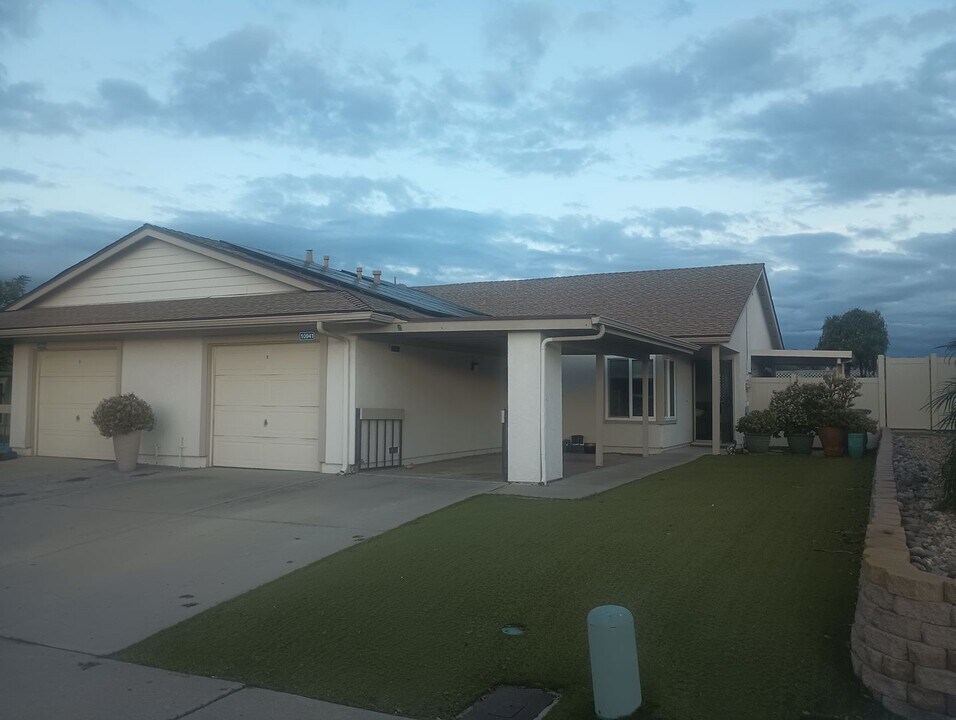 10941 Via Abaca in San Diego, CA - Building Photo