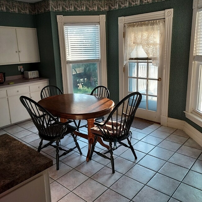 16 Main St, Unit Room 1 in Geneseo, NY - Building Photo - Building Photo