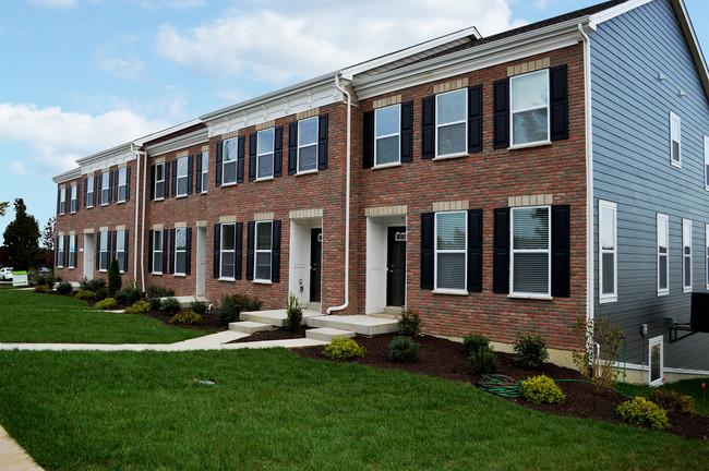 Springwell Village in St. Charles, MO - Foto de edificio - Building Photo