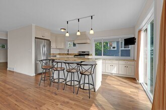 33 Cornell Rd in Danbury, CT - Building Photo - Building Photo