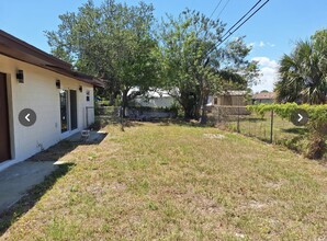 113 Academy Dr in Fort Pierce, FL - Building Photo - Building Photo