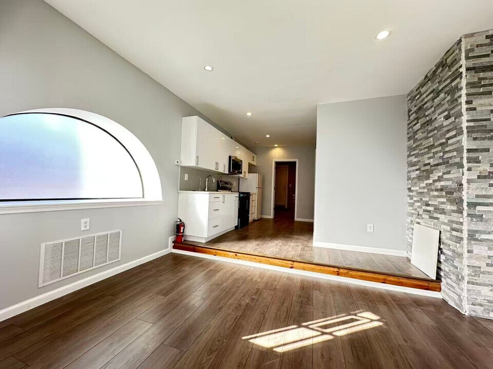 1650 S Camac St in Philadelphia, PA - Building Photo