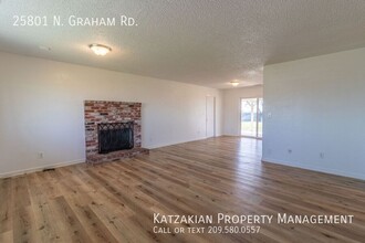 25801 N Graham Rd in Galt, CA - Building Photo - Building Photo