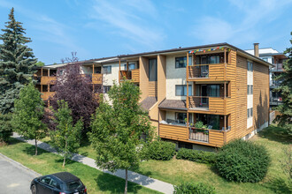 Regal View Terrace in Calgary, AB - Building Photo - Primary Photo