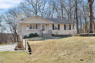 3 Fredrick Dr in Monroe, NY - Building Photo - Building Photo