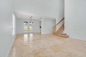 1011 Siena Oaks Cir E in Palm Beach Gardens, FL - Foto de edificio - Building Photo