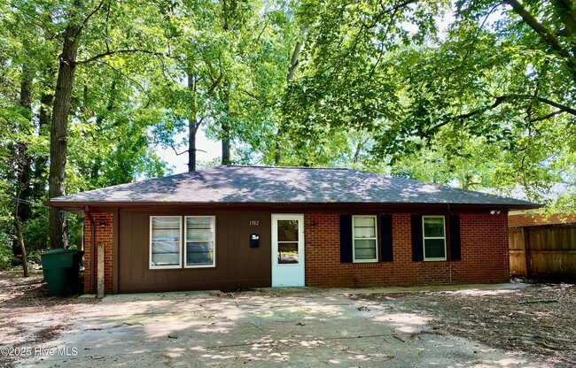 property at 1902 9th St
