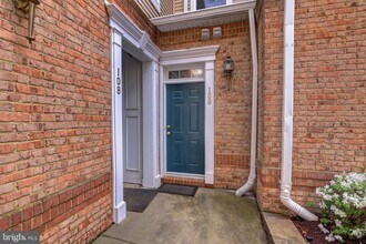 43920 Hickory Corner Terrace in Ashburn, VA - Building Photo - Building Photo