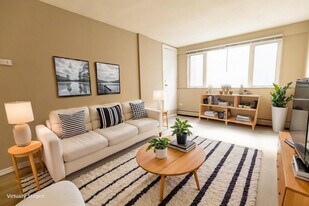 Mainstreet Plaza in Calgary, AB - Building Photo