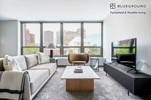 3450 N Lake Shore Dr in Chicago, IL - Building Photo