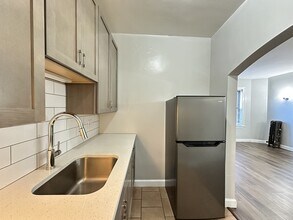 1712 W Estes Ave in Chicago, IL - Building Photo - Building Photo