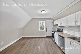 99 Myrtle Ave in Hamilton, ON - Building Photo - Building Photo