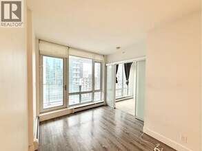 1283 Howe St in Vancouver, BC - Building Photo - Building Photo