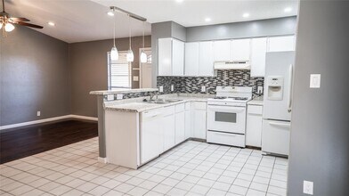 10606 Topperwein Dr in Austin, TX - Building Photo - Building Photo