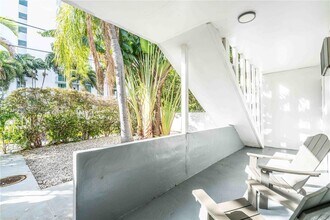 7931 East Dr in North Bay Village, FL - Building Photo - Building Photo