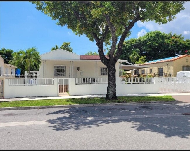 property at 2252 SW 10th St