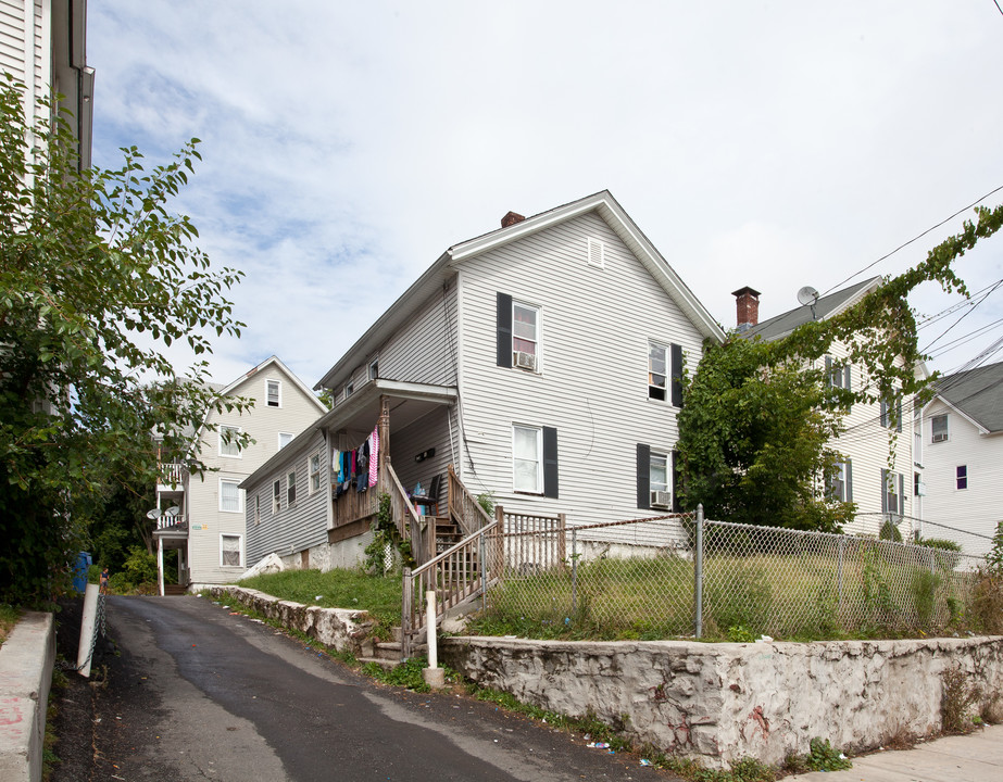 192-194 North St in New Britain, CT - Building Photo