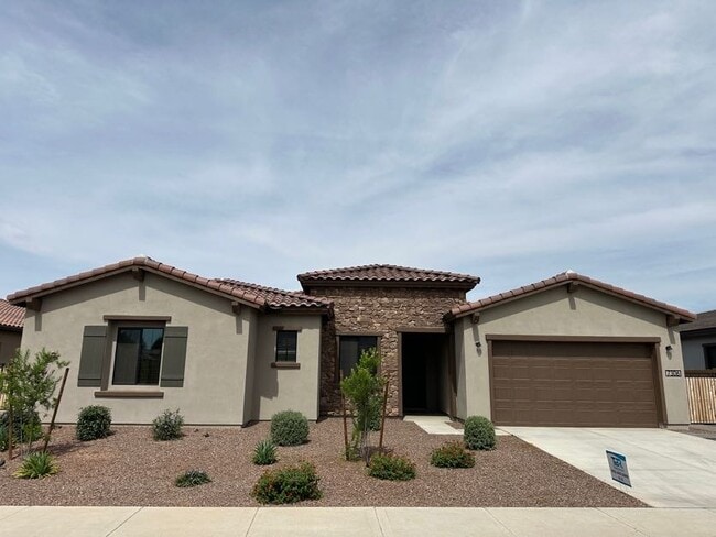 7306 N 80th Ln in Glendale, AZ - Foto de edificio - Building Photo