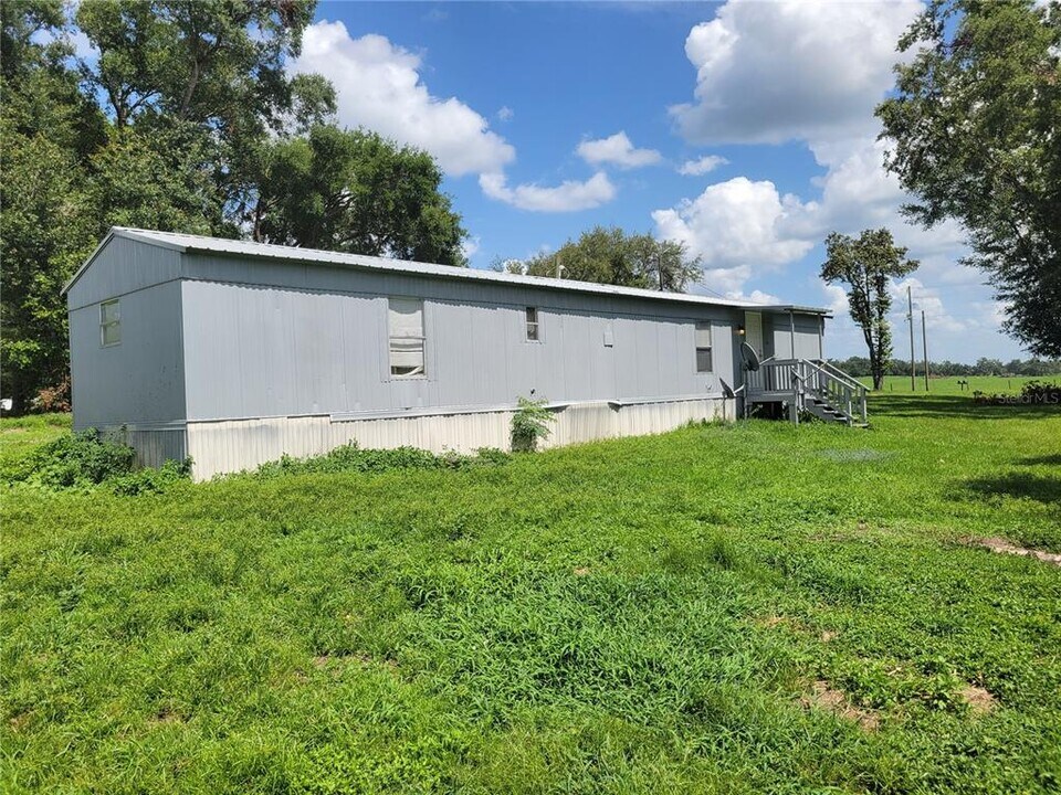 40539 Enterprise Rd in Dade City, FL - Building Photo