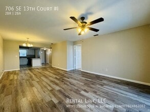 706 SE 13th Ct in Cape Coral, FL - Building Photo - Building Photo