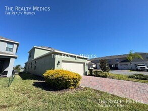 16149 Mangrove Cove Ave in Oakland, FL - Building Photo - Building Photo