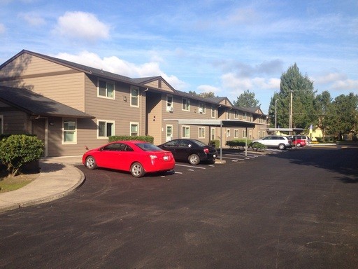 Fourth Plain Plaza Apartments in Vancouver, WA - Building Photo