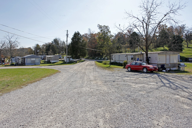 Mid-Way Mobile Home Park in Mount Juliet, TN - Foto de edificio - Building Photo