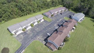 Cedarwood Townhouses in Uniontown, PA - Building Photo - Building Photo