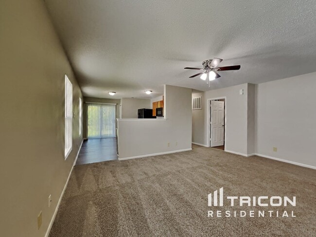 8902 Hosta Way in Indianapolis, IN - Building Photo - Building Photo