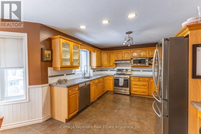 26 Shaw Crescent in Huntsville, ON - Building Photo - Building Photo