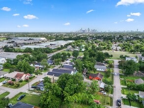 4101 E Rogers St in Houston, TX - Building Photo - Building Photo