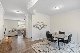 102 Monroe St in Locust Grove, VA - Building Photo - Building Photo