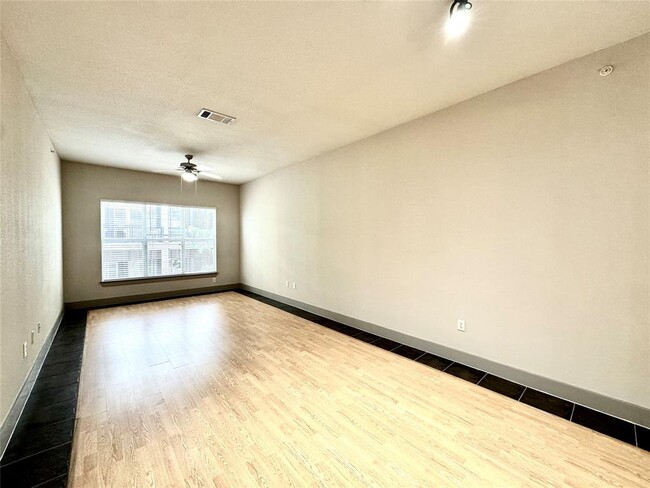 3660 Richmond Ave. in Houston, TX - Foto de edificio - Building Photo