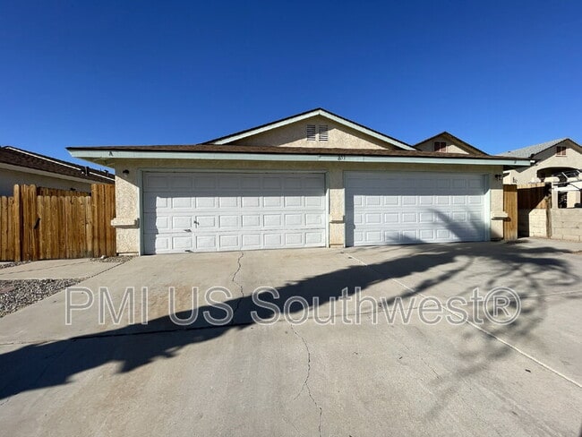 851 Baseline Rd in Bullhead City, AZ - Building Photo - Building Photo