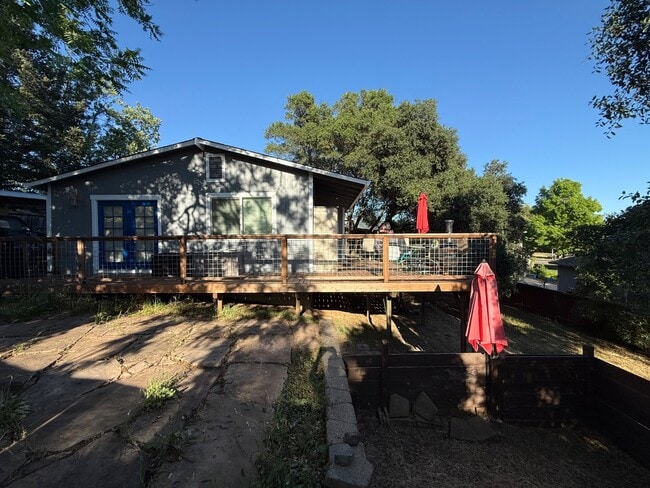 property at 300 IOLI Ranch Cir