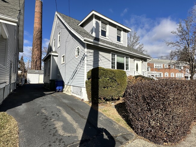 131 Nash Ln in Bridgeport, CT - Building Photo - Building Photo