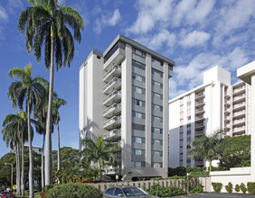 Punahou Palms in Honolulu, HI - Building Photo - Building Photo