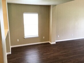 3723 Holden Ct in Round Rock, TX - Foto de edificio - Building Photo