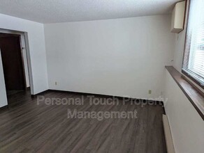180 1st St in Davenport, ND - Foto de edificio - Building Photo