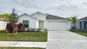 12195 Savanna Lks Blvd in Lehigh Acres, FL - Building Photo