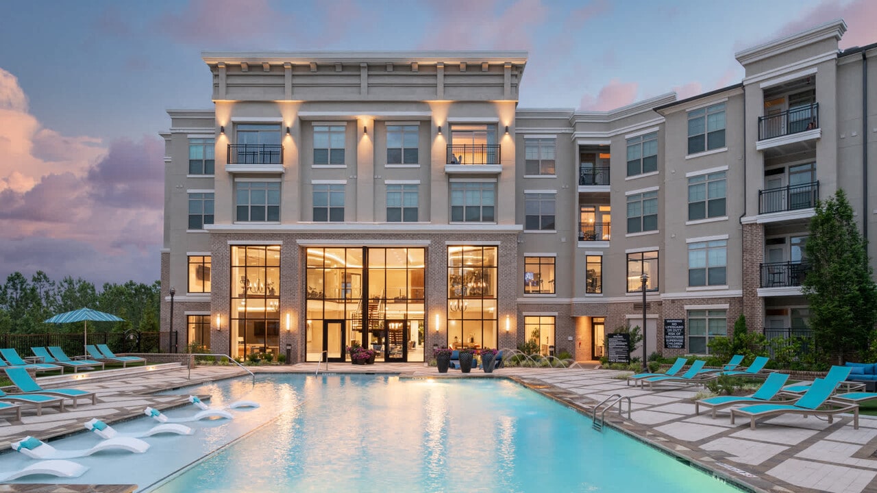 The View at Woodstock in Woodstock, GA - Building Photo