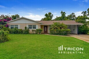 3016 W Robson St in Tampa, FL - Building Photo