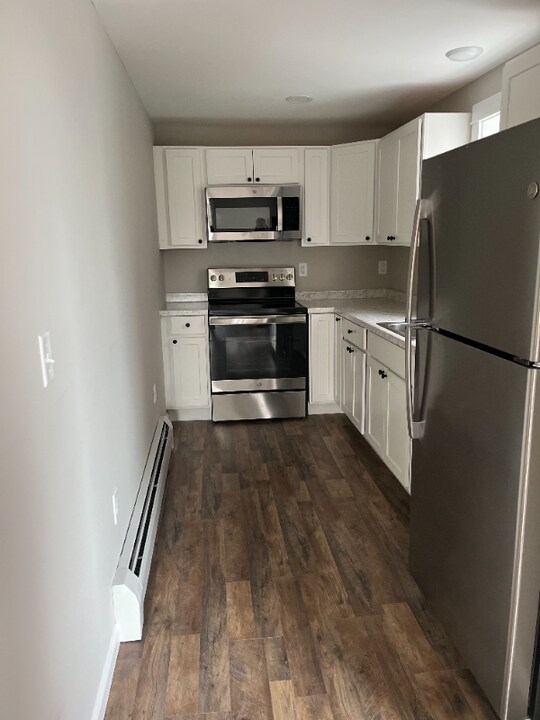 99 Pine St-Unit -1 in Bangor, ME - Building Photo