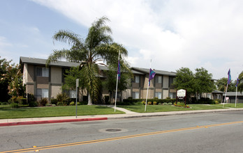 Summit Place Apartments in Moreno Valley, CA - Building Photo - Building Photo